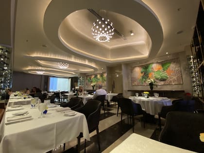 Un bistró con buenos platos y elegancia urbana