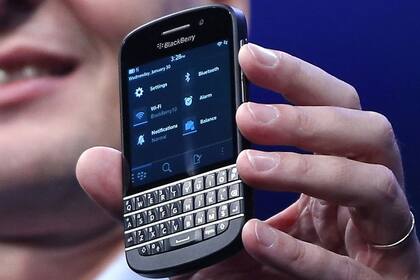 Un BlackBerry Q10, el primero con teclado físico que utiliza el sistema operativo BB10. La compañía canadiense planea apostar por más modelos de este tipo para 2014