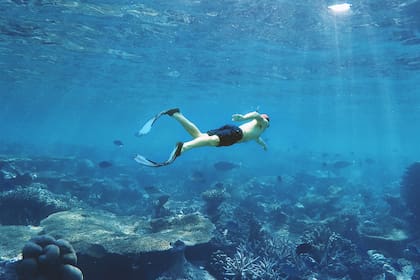 Un buceador halló un anillo en el océano en Barbados y logró ubicar a su dueño