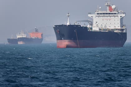 Un buque petrolero en el estrecho de Ormuz, frente a Bandar Abbas, Irán, el 2 de mayo de 2026.
