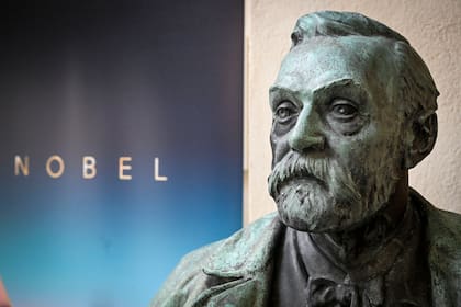 Un busto de Alfred Nobel en el Instituto Karolinska de Estocolmo