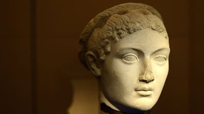 Un busto de Cleopatra (69 a.C.-30 a.C.)