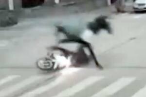 Un caballo embistió a un motociclista en Necochea