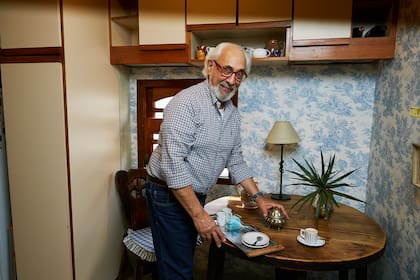 Un café con el escritor y filósofo Santiago Kovadloff, en su hogar