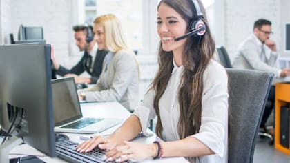 Un Call Center es un centro de servicio telefónico  para responder una gran cantidad de llamadas