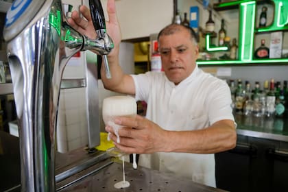  "Un caluroso verano batieron récord de ventas de cerveza en toda la ciudad: más de mil litros en un fin de semana"
