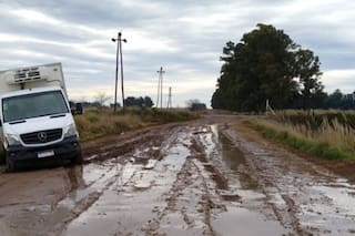 Un intendente K intima a los productores a retomar el pago de una tasa y crece una disputa