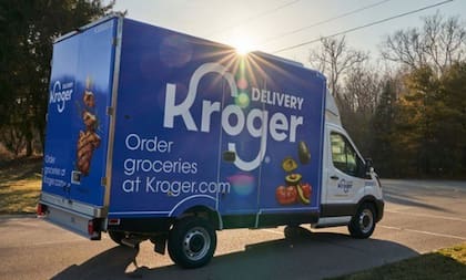Un camión de Kroger recorre las calles de Estados Unidos