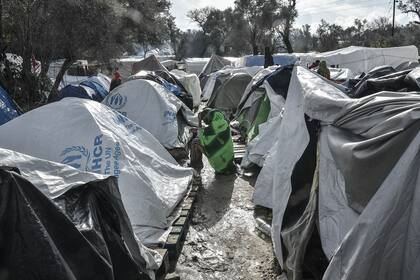 Un campamento para refugiados en la isla de Chios, que tiene solo 1000 lugares, pero alberga a casi 5000 solicitantes de asilo en condiciones insalubres