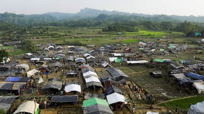 Un campo de refugiados recientemente construido en Unchiprang cerca de la ciudad fronteriza de Teknaf, Bangladesh