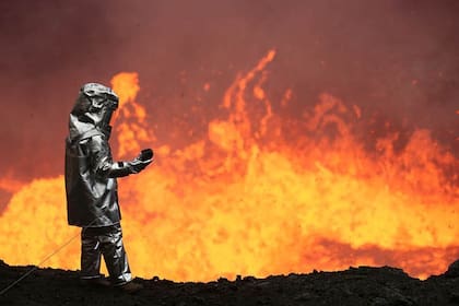 Un canadiense descendió a la puerta del infierno y obtuvo muestras de bacterias resistentes al calor