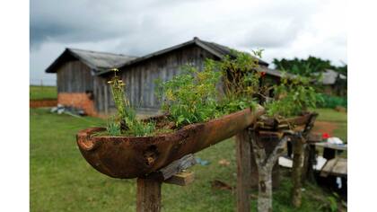 Un cantero hecho a partir de una bomba sin explotar