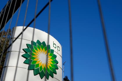Un cartel de BP en una estación de servicio de Londres (Archivo)