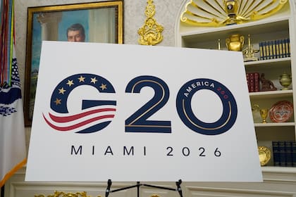 Un cartel de la cumbre del G20 de 2026 exhibido en el Despacho Oval de la Casa Blanca, en Washington, el viernes 5 de septiembre de 2025. (AP Foto/Alex Brandon)