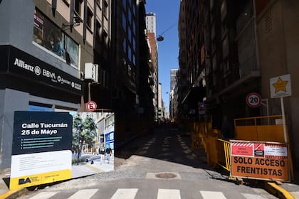 Un cartel de la obra del Gobierno porteño