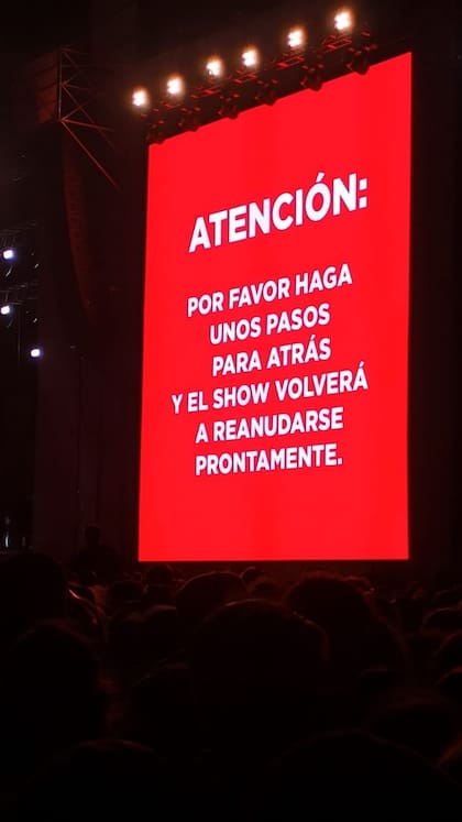 Un cartel gigante se apoderó de la escena en el show de Martín Garrix a raíz del sofocamiento de una joven