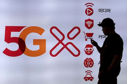 Un cartel promocionando las redes 5G en Corea del Sur; el país es el primero en disponer de esta tecnología en todo su territorio