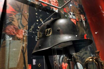 Un casco de las SS del año 1933 que fue usado por Heinrich Himmler