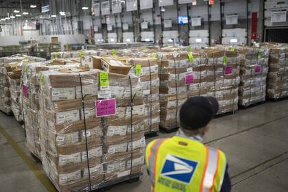 Un centro de procesamiento y distribución del Servicio Postal de EE.UU. (USPS) en Portland, Oregon, el 14 de octubre pasado