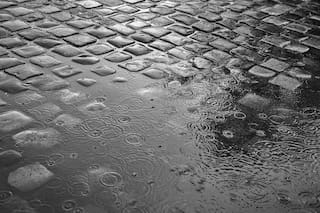 Un charco en una esquina