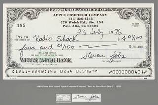 La exorbitante suma que pagaron en una subasta por un cheque de Steve Jobs