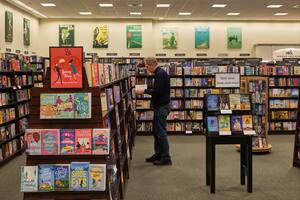 Cómo la supercadena de librerías pasó de ser un "villano" a un "héroe" en las industria de Estados Unidos