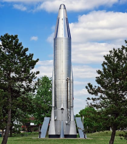 Un cohete Atlas fabricado por Convair en el Museo Nacional de Ciencia y Tecnología de Canadá