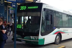 Un colectivero de la línea 391 fue asaltado y le cortaron un dedo