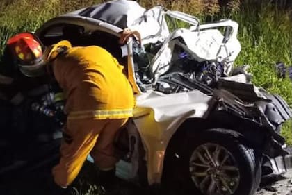 Un colectivo y un auto chocaron de frente entre Simbolar y San José de la Dormida en el norte cordobés