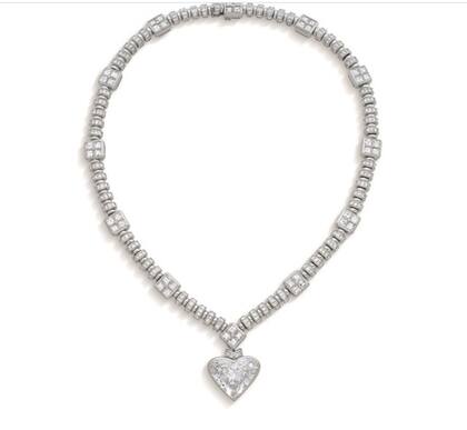 Un collar de diamantes Bulgari con un precio estimado de 1.300.000 francos suizos