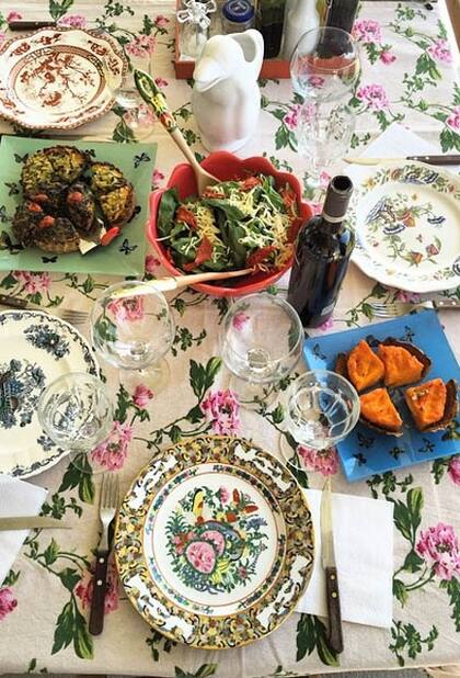 Un colorido almuerzo para Sofía Zámolo