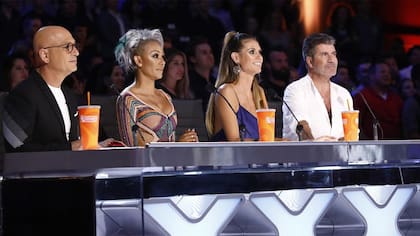 Mientras su vida corría peligro, el único lugar donde se sentía segura era el trabajo; desde que dejó las Spice Girls se dedicó a varios proyectos solista, trabajó como jurado en The X Factor y protagonizó entrevistas y sesiones de fotos