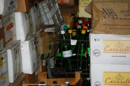 Un comerciante, su esposa quedaron detenidos tras los allanamientos que la policIa realizO en el marco de la causa Yectafer, que investiga la venta de medicamentos adulterados.
El 09/09/2009
Alfredo Sanchez