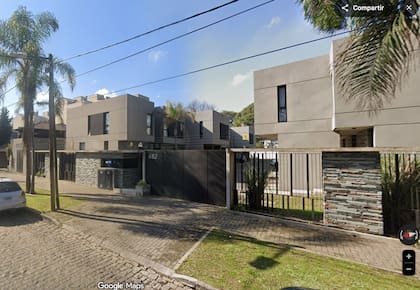 Un complejo de departamentos en el centro de Adrogué.