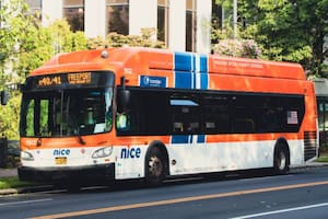 Adiós a los clásicos autobuses de Long Island: la reforma de US$40 millones que promete mejorar el transporte