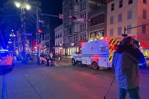 Un conductor arrolló y mató a 10 personas que celebraban el Año Nuevo en Bourbon Street, en la ciudad de New Orleans