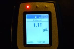 Un conductor en Santa Fe "rompió" el alcoholímetro y la imagen fue compartida en Twitter