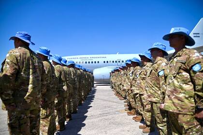 Un contingente militar de 237 efectivos partió a la misión de las Naciones Unidas para el mantenimiento de la paz en Chipre