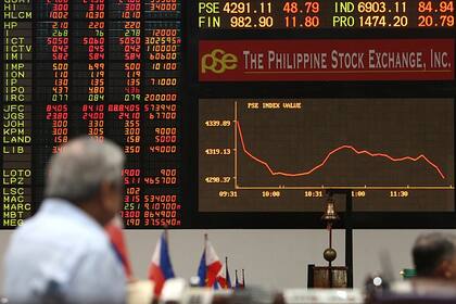 El ex corredor había emitido cheques de caja y creado reportes financieros falsos para encubrir sus acciones. Foto: Archivo.