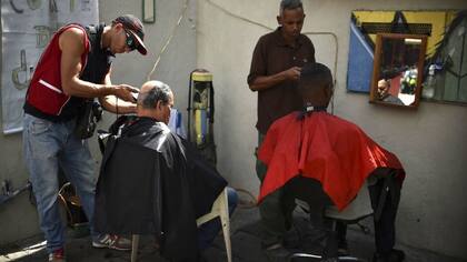 Un corte de pelo en Caracas puede costar muy poco dinero.