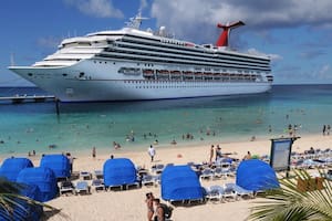 Un crucero que salió de Miami tuvo que desembarcar por un brote de coronavirus