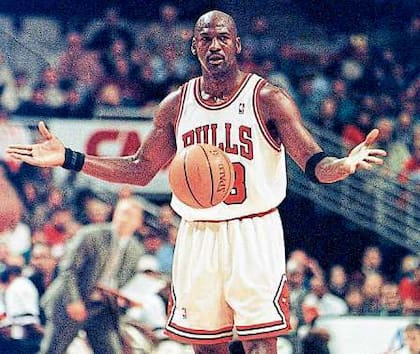 Siguen emergiendo conductas polémicas de Michael Jordan a raíz del documental El último baile.