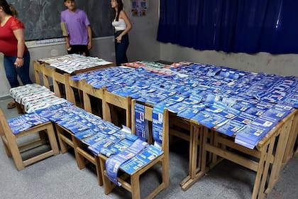 Un cuarto oscuro plagado de sublemas cuyas boletas llevaron la imagen del gobernador en los comicios de 2023