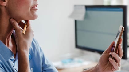 Un cuello que se ve más delgado de lo habitual puede ser un signo de anemia (Foto: Getty Images)