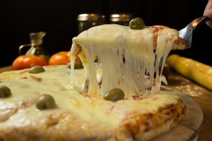 Un delirio de muzzarella en Los Maestros