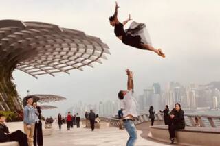 Julián Moreno, el malabarista que saltó de los semáforos de Colombia a ser protagonista en el Cirque du Soleil