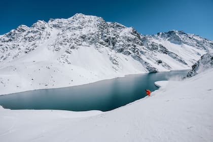Un descenso en esquí a la laguna
