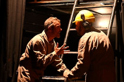 Un despido común es un material que dialoga con la identidad del espacio donde se presenta, siendo dirigido por Viviana Ruíz, fundadora de la sala