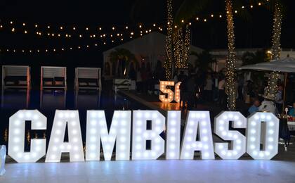 Un detalle de la decoración de la fiesta, que se hizo al costado de la pileta de National Polo Center, en Palm Beach.