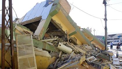 Varios edificios se desmoronaron por la magnitud del sismo